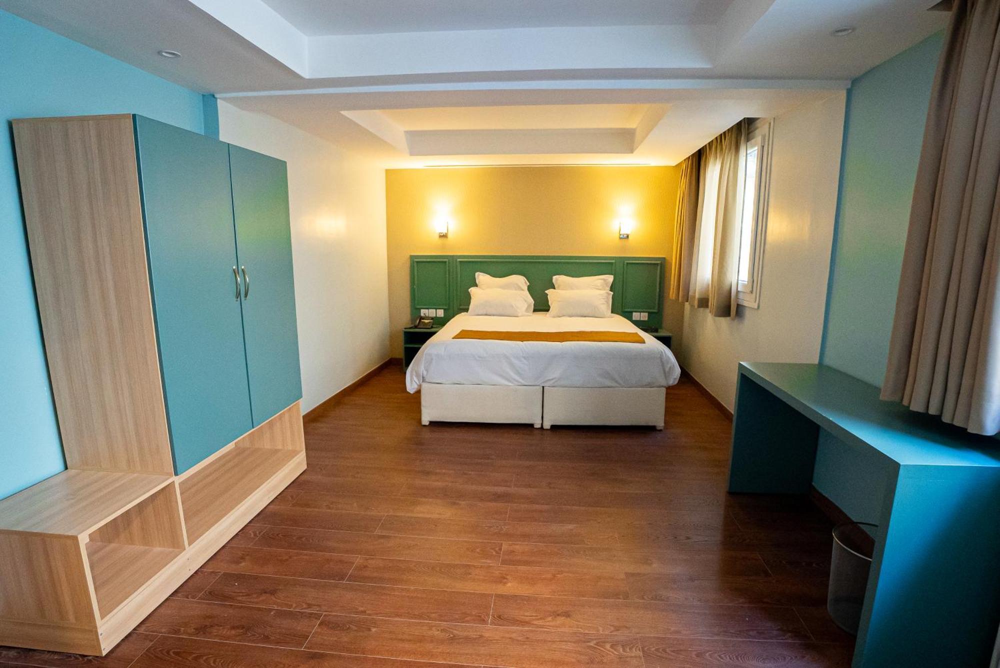 Breeze Hotel Calais Exterior foto